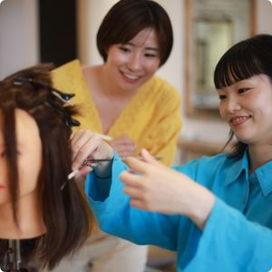 美容師の資格と学校と職業-専門学校plusで取り上げた情報